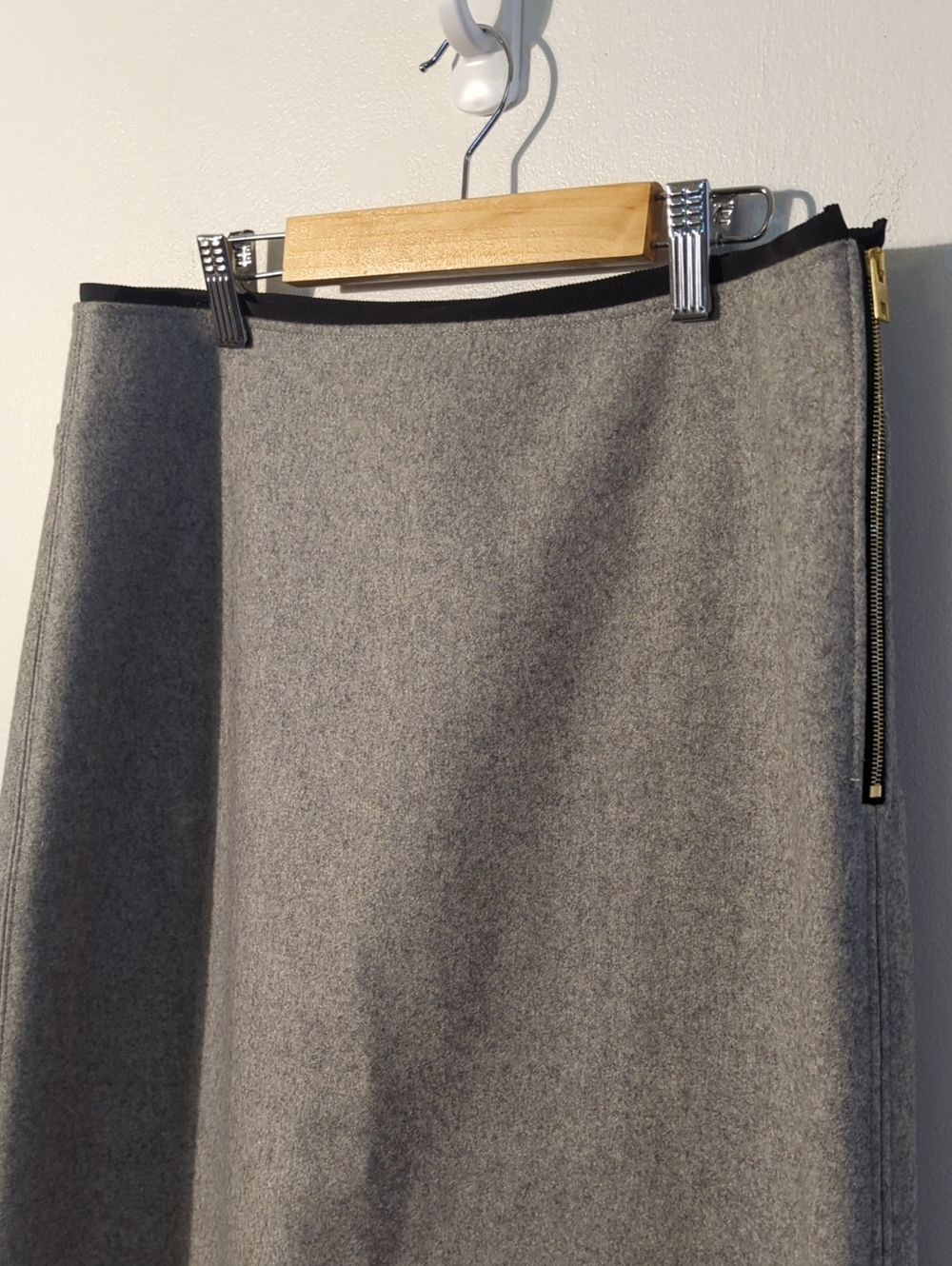 RAG & BONE gray a-line wool skirt with black trim - size 8 - Picture 3 of 10
